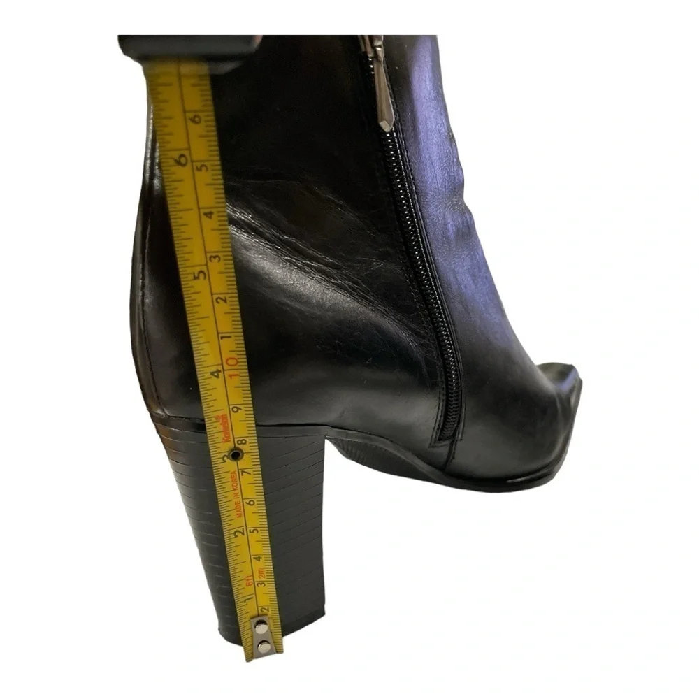 WHITE MOUNTAIN BLACK LEATHER ANKLE BOOTS size 9.5